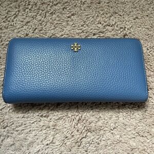 Tory Burch Pebbled Blue Wallet